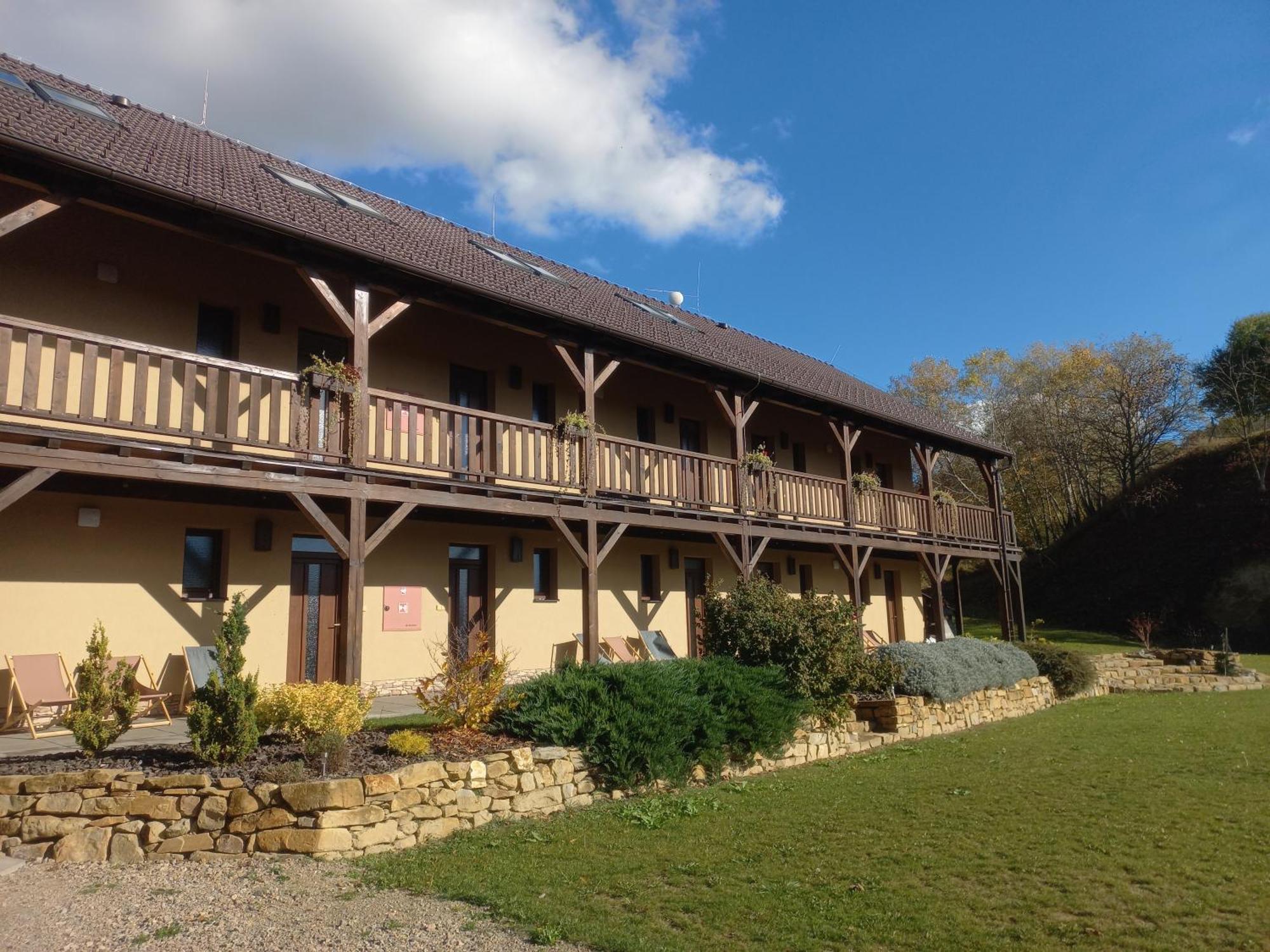 Penzion Ve Vinohradě Němčičky Exterior foto