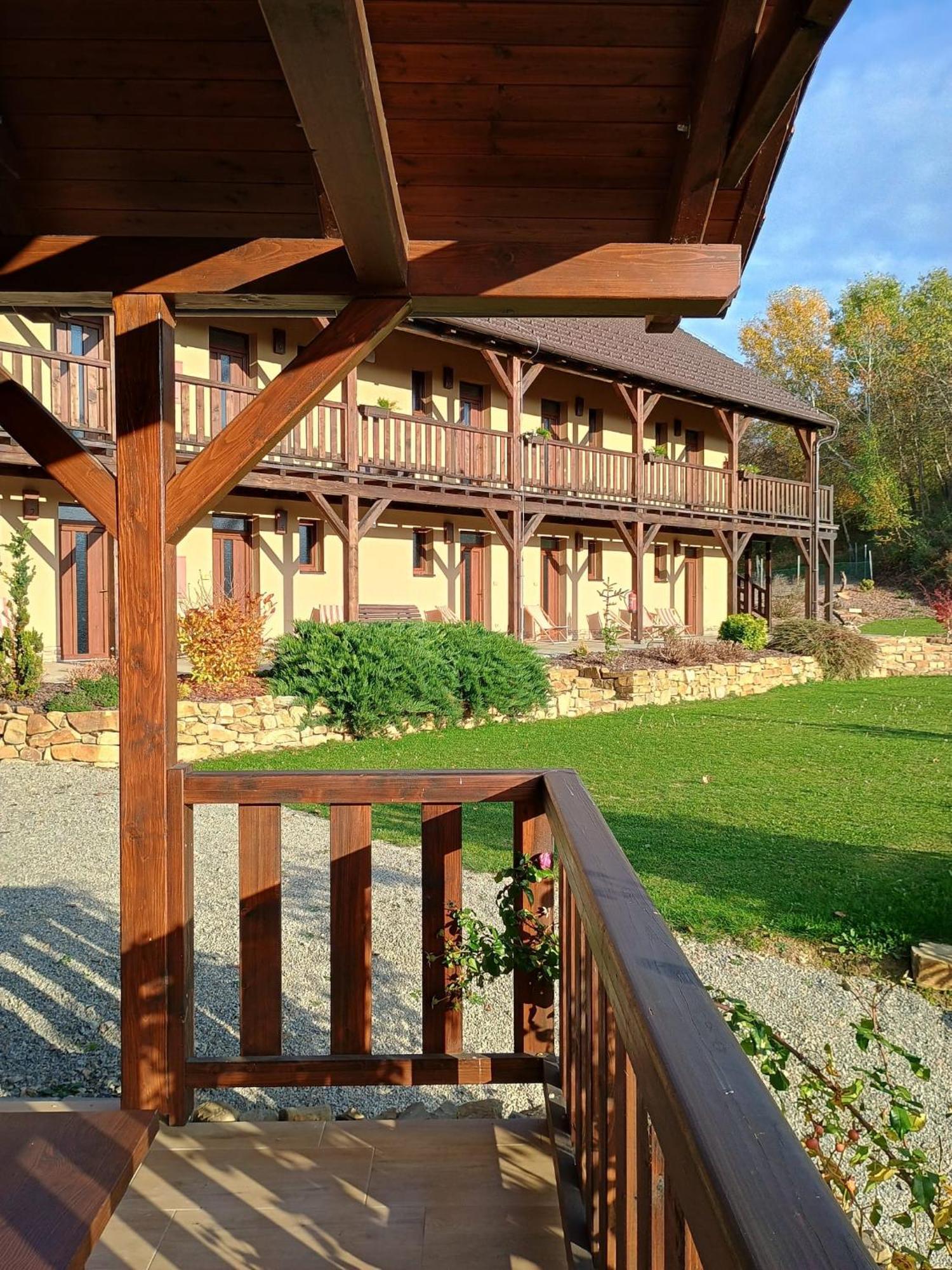 Penzion Ve Vinohradě Němčičky Exterior foto